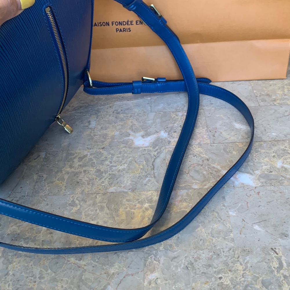 ❤️❤️SOLD❤️❤️Louis Vuitton epi mabillon backpack - Picture 13 of 15